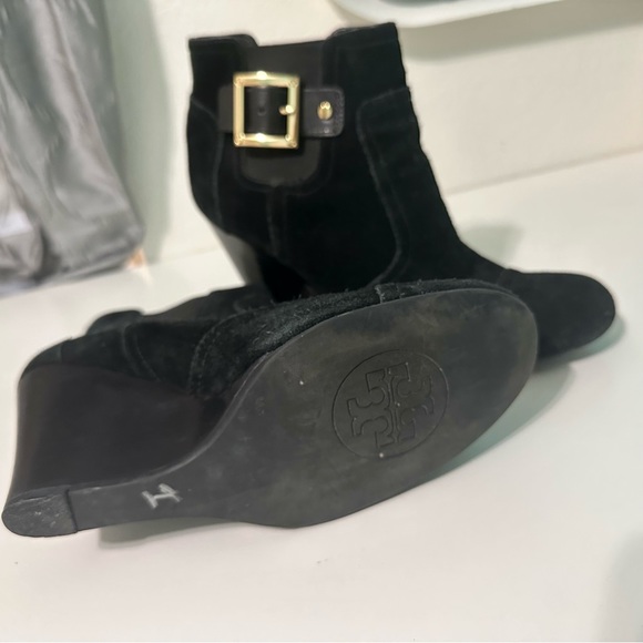 TORY BURCH Adrienne womans SZ 9,5 black suede high heel wedge ankle pull on boot - Picture 9 of 10